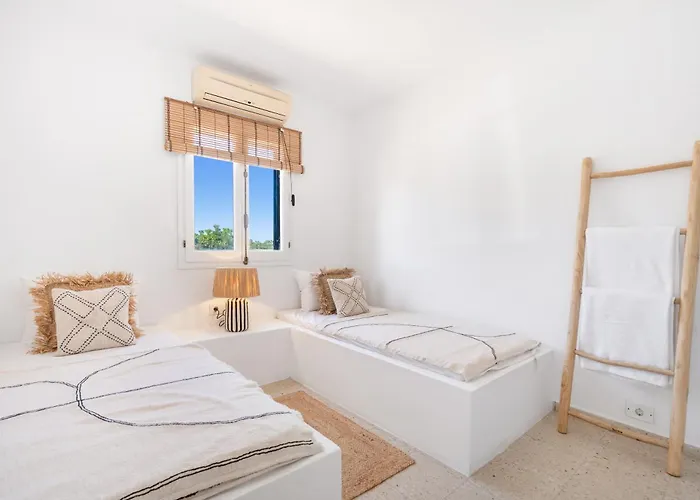 Bini Ezolea Villa Binibeca