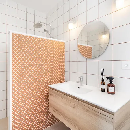 Bini Ezolea Binibeca