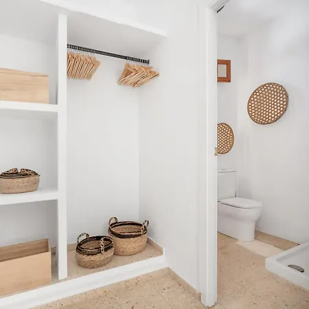 Bini Ezolea Βίλα *