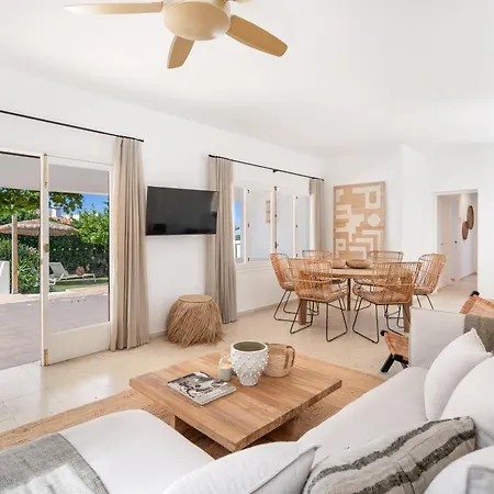 Bini Ezolea Βίλα *