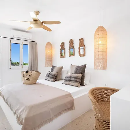 Bini Ezolea Βίλα Binibeca