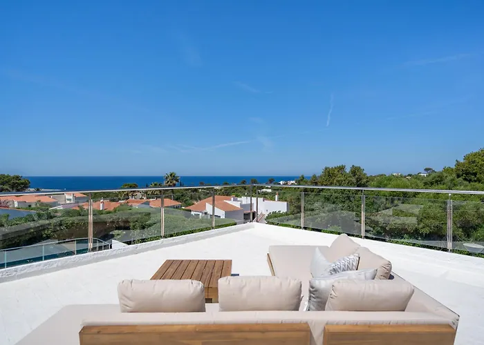 فيلة Bini Ezolea *