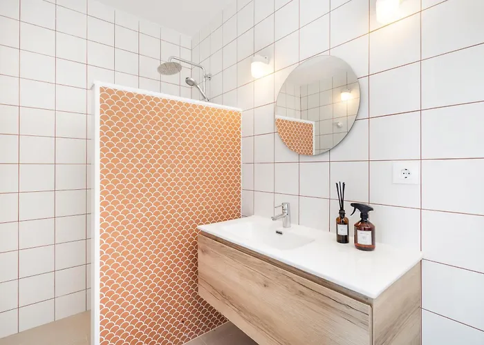 Bini Ezolea بينيبيكا